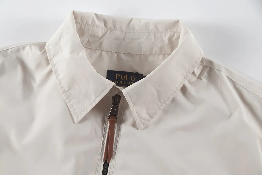 P316 Color: black/light card/off-white Size: S M L Customized two-color webbing strip on the back collar, with zippered side pockets inside ✅ - POLO brand zipper, genuine leather zipper piece, dark and light two-color buttons ✅ - RL25SS new jacket fabric is made of lightweight polyester fiber, windproof and waterproof, lighter, suitable for travel or daily outdoor sports, simple line design and wide and neat tailoring, unisex style for both men and women, good for commuting, classic and durable